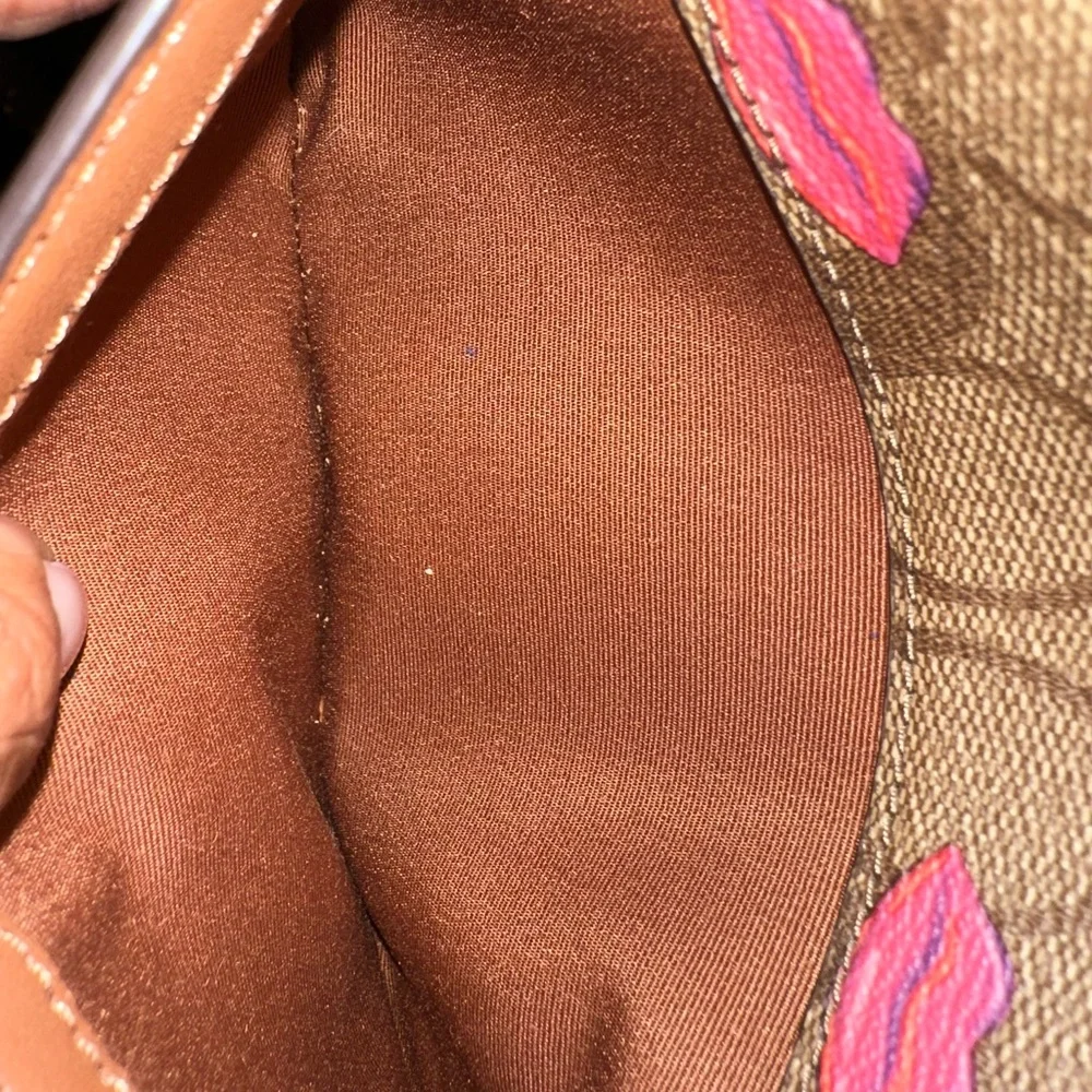 🎁⭐️Coach Signature Brown and Pink Crossbody Bag with Playful Print - Picture 5 of 14